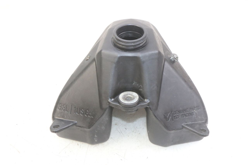 photo de DEPÓSITO DE COMBUSTIBLE YCF PILOT 125 - Estado de la superficie y material