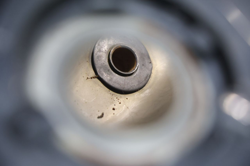 photo de DEPOSITO FUEL RAZZO QTR 50 (2011 - 2018) - Detalles de los puntos de fijación