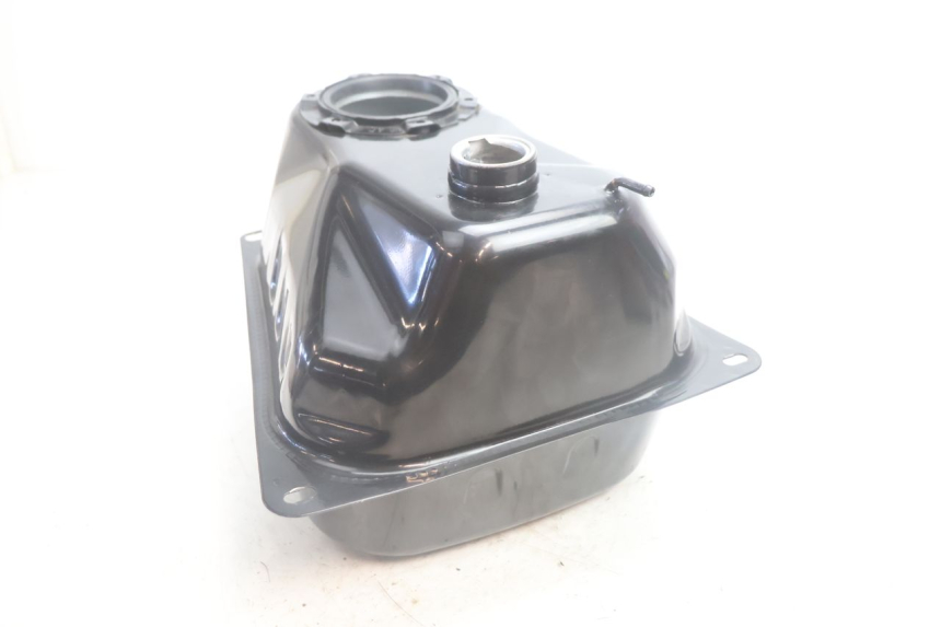 photo de DEPOSITO FUEL JM MOTORS R-MAX TECH 50 (2024 - 2026) - Otra perspectiva