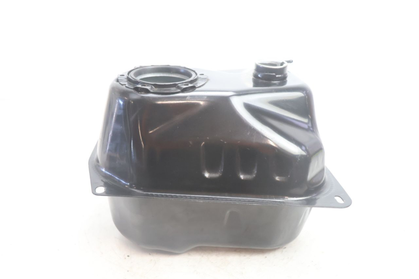 photo de DEPOSITO FUEL JM MOTORS R-MAX TECH 50 (2024 - 2026) - Primer plano técnico