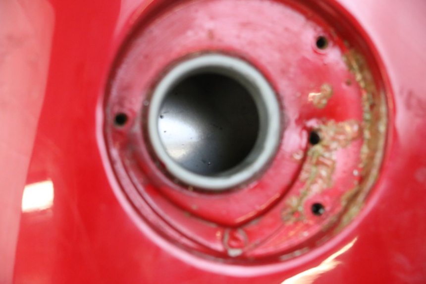 photo de DEPOSITO FUEL REGAL RAPTOR RAXTER 2 125 (2007 - 2015) - Detalles de los puntos de fijación