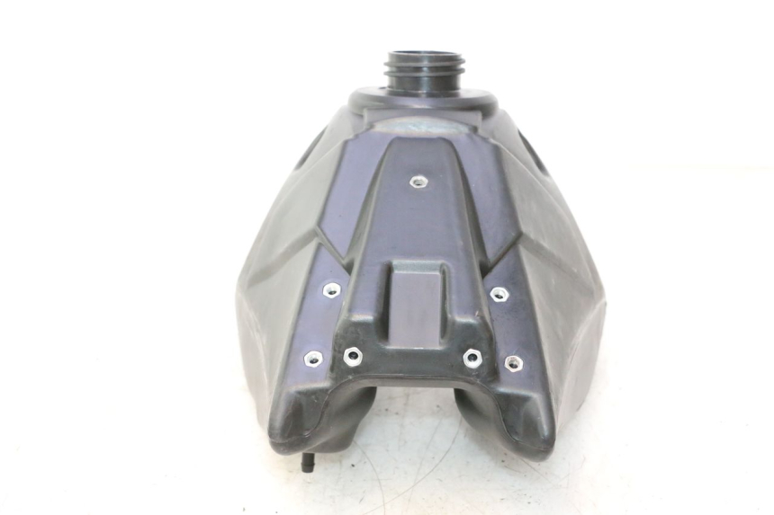 photo de DEPóSITO DE COMBUSTIBLE APOLLO RFZ 150 - Detalles de los puntos de fijación