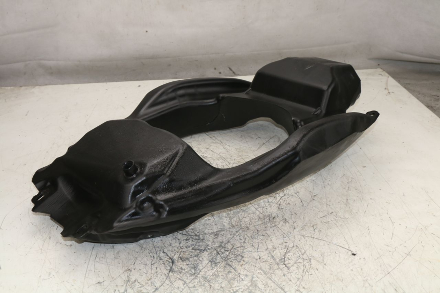 photo de DEPOSITO FUEL RIEJU RS SPORT NAKED 50 (2013 - 2018) - Primer plano técnico