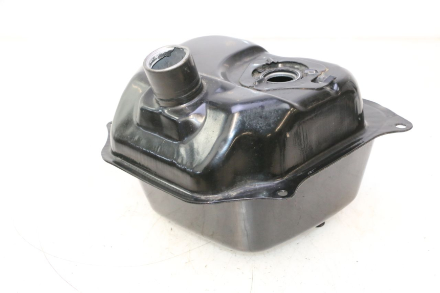 photo de DEPOSITO FUEL TNT MOTOR ROMA 10' 2T 50 (2011 - 2018) - Primer plano técnico