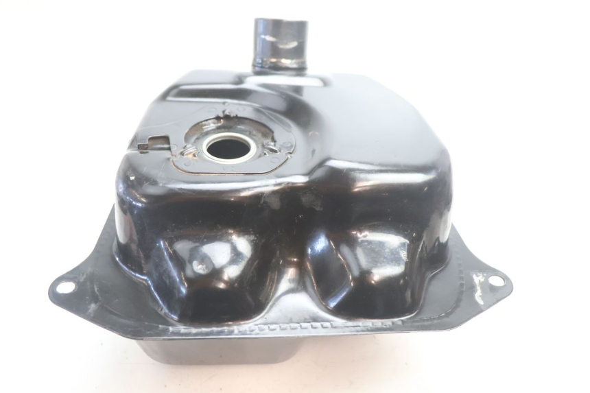 photo de DEPOSITO FUEL TNT MOTOR ROMA 10' 2T 50 (2011 - 2018) - Detalles de los puntos de fijación