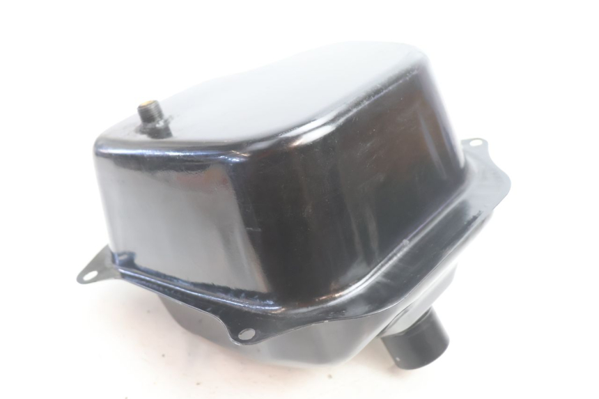 photo de DEPOSITO FUEL TNT MOTOR ROMA 10' 2T 50 (2011 - 2018) - Estado de la superficie y material
