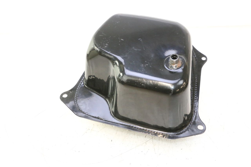 photo de DEPÓSITO DE COMBUSTIBLE TNT MOTOR ROMA 10' 4T 50 (2007 - 2018) - Primer plano técnico