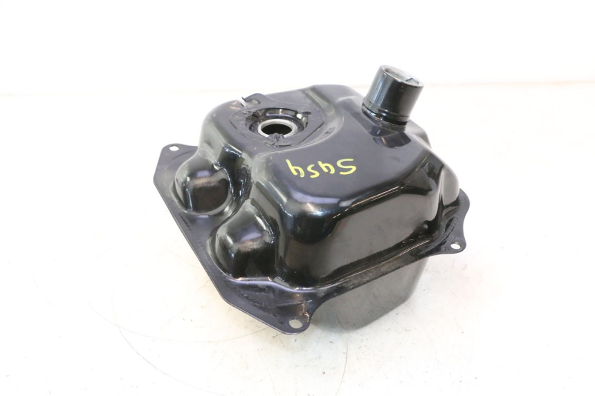 photo de DEPOSITO FUEL TNT MOTOR ROMA 12' 2T 50 (2007 - 2018) - Estado de la superficie y material