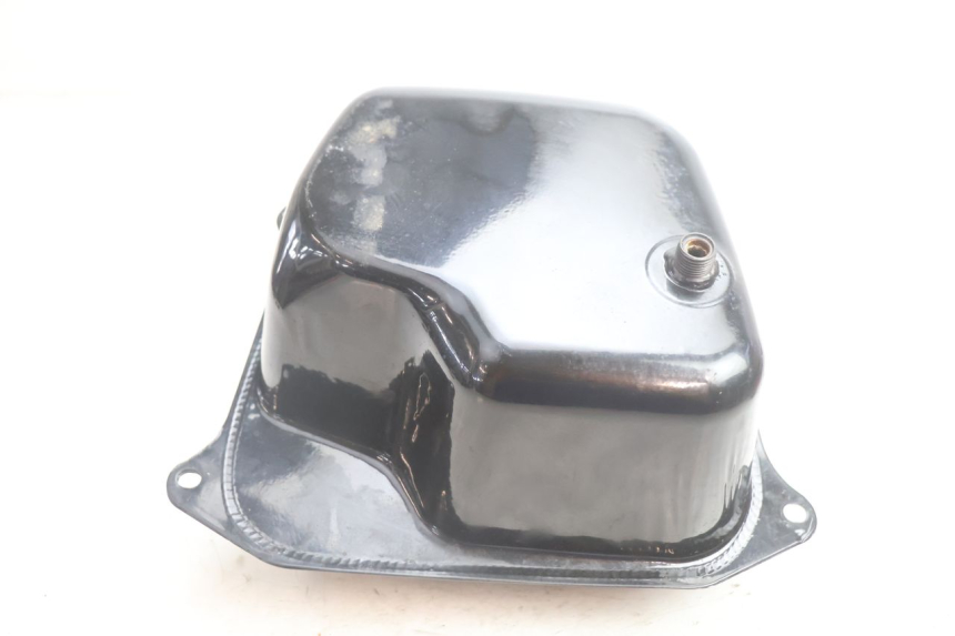 photo de DEPOSITO FUEL TNT MOTOR ROMA 12' 2T 50 (2007 - 2018) - Estado de la superficie y material