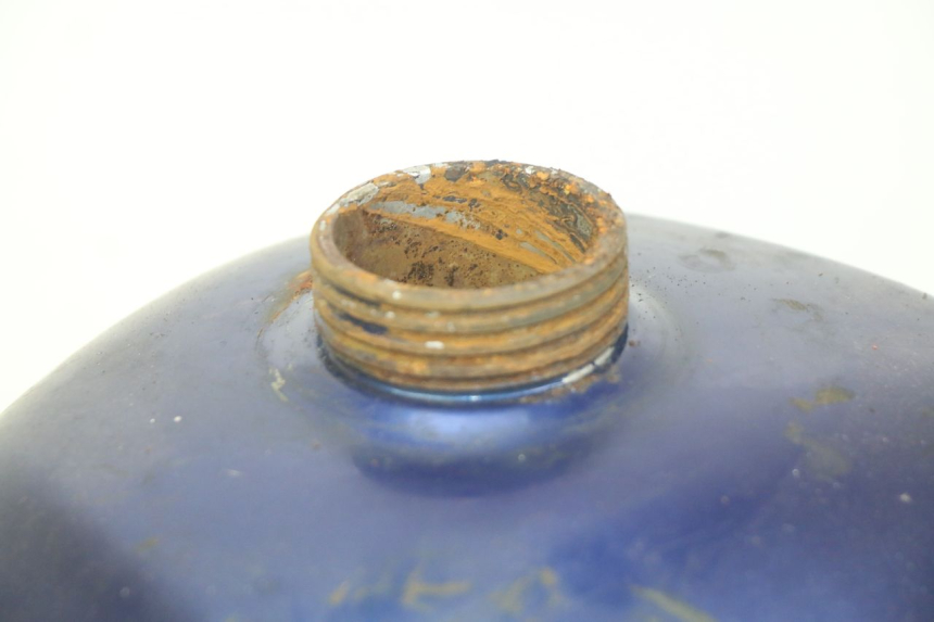 photo de DEPÓSITO DE COMBUSTIBLE HYOSUNG RT KARION 125 (2003 - 2007) - Zoom sobre los componentes