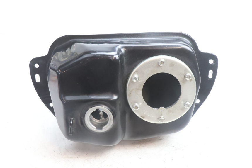 photo de DEPOSITO FUEL JM MOTORS SANTANA EVO 50 (2024 - 2026) - Otra perspectiva