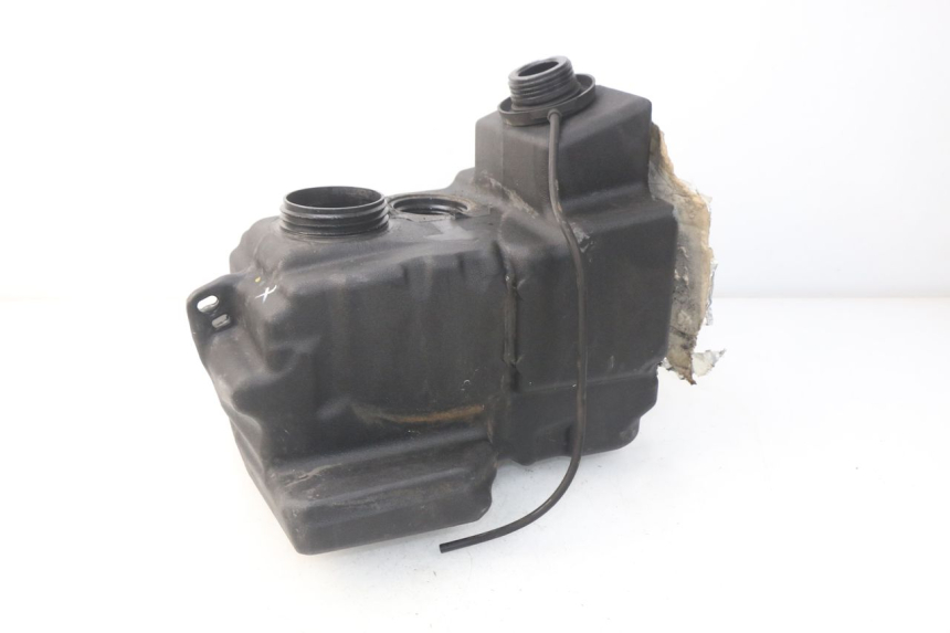 photo de DEPOSITO FUEL PEUGEOT SATELIS 500 (2007 - 2013) - Primer plano técnico