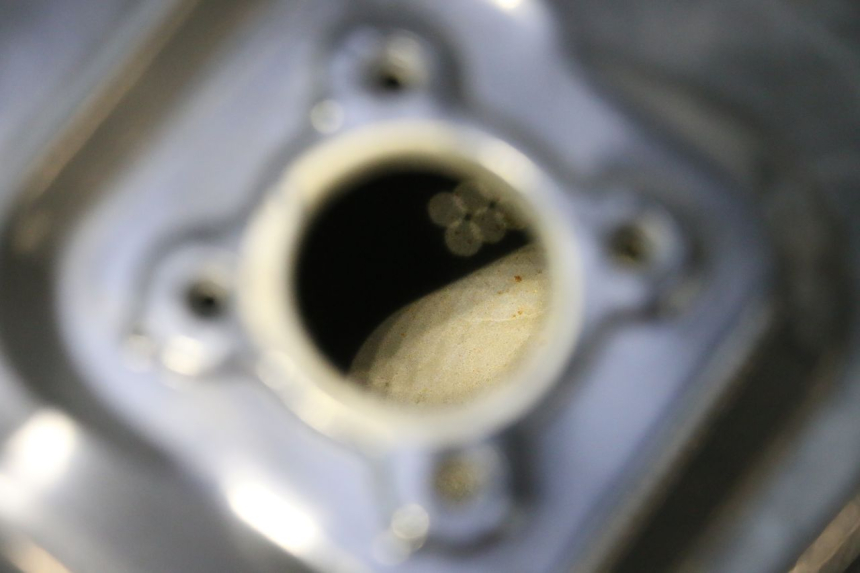 photo de DEPOSITO FUEL FYM SCOOTERONE 125 (2006 - 2008) - Zoom estado de uso