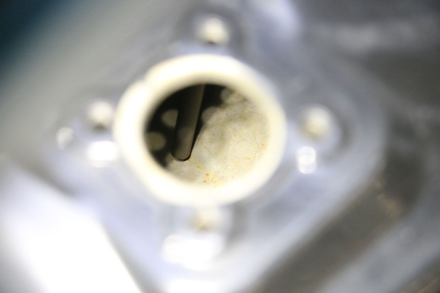 photo de DEPOSITO FUEL FYM SCOOTERONE 125 (2006 - 2008) - Primer plano técnico