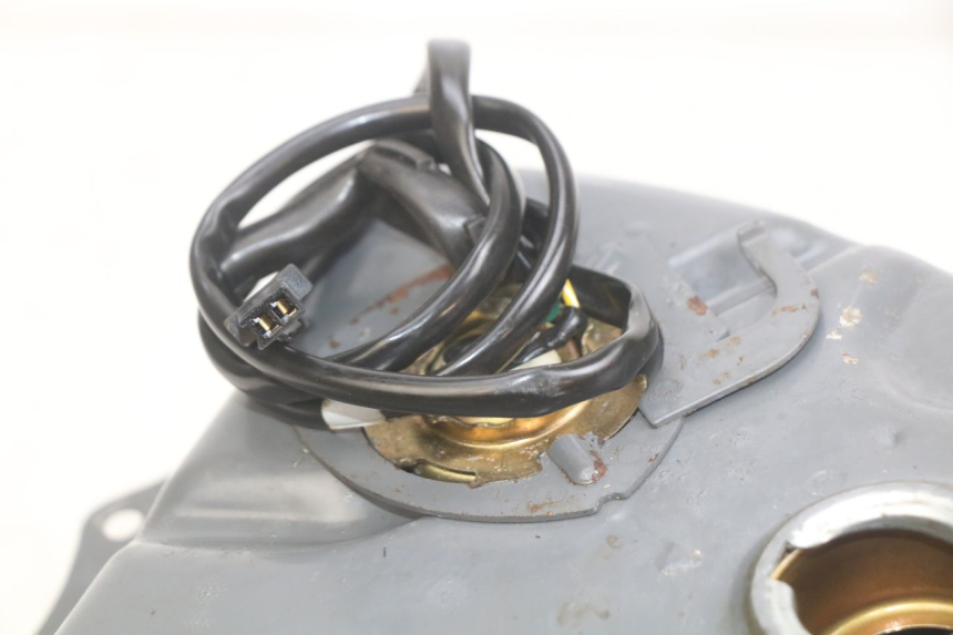 photo de DEPÓSITO DE COMBUSTIBLE HONDA SCV LEAD 100 (2003 - 2007) - Zoom estado de uso