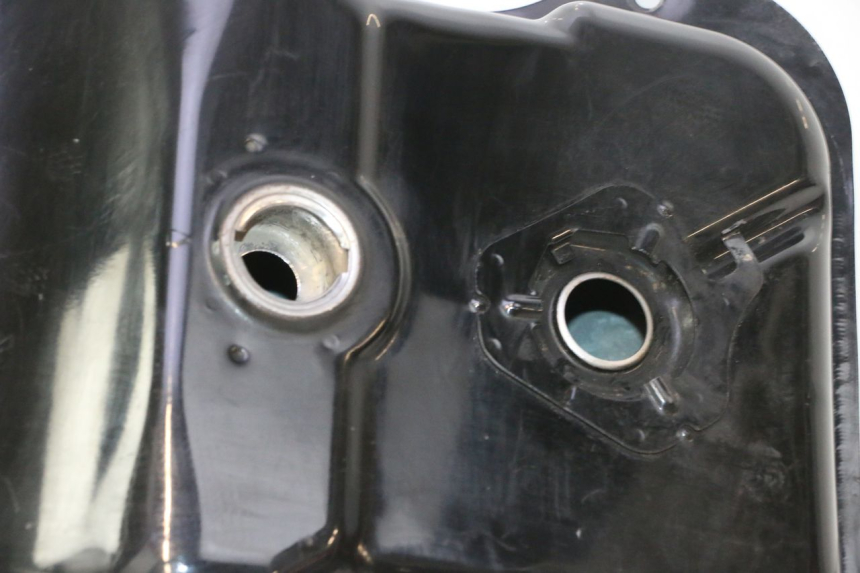 photo de DEPOSITO FUEL HONDA SH 125 (2001 - 2003) - Detalle de la pieza