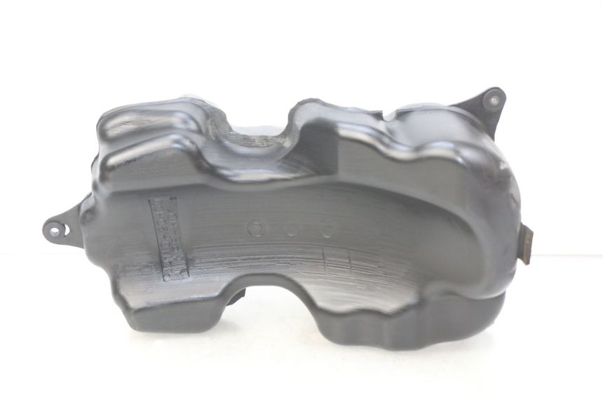 photo de DEPÓSITO DE COMBUSTIBLE SUZUKI SIXTEEN 125 (2008 - 2010) - Detalle de la pieza