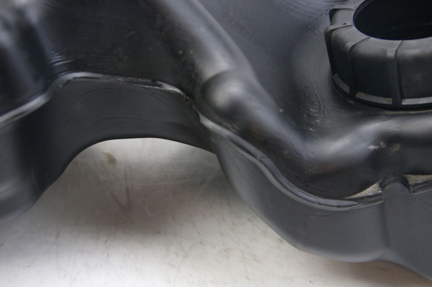 photo de DEPÓSITO DE COMBUSTIBLE SUZUKI SIXTEEN 125 (2008 - 2010) - Otra vista del artículo