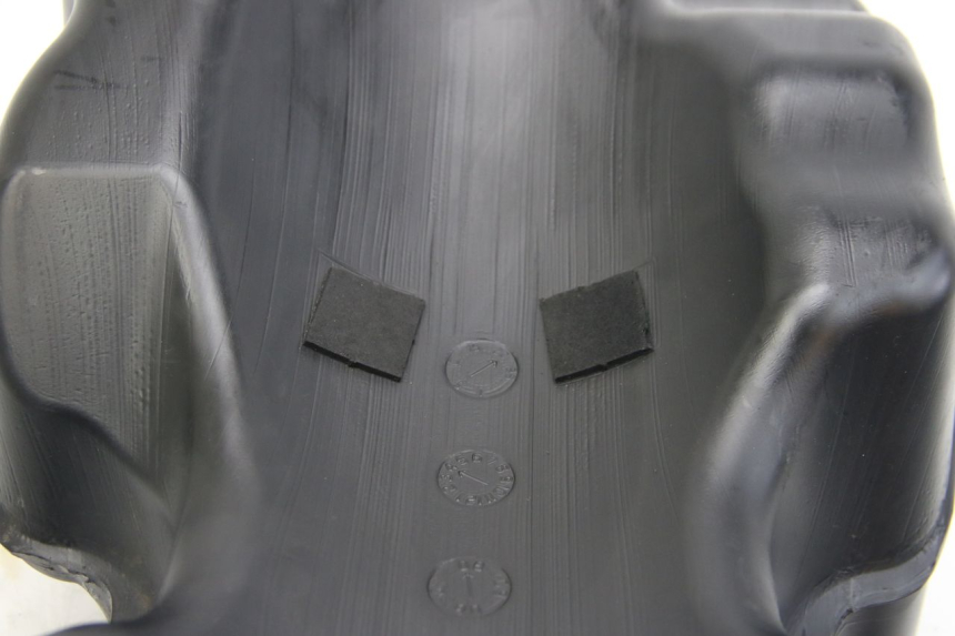 photo de DEPÓSITO DE COMBUSTIBLE SUZUKI SIXTEEN 125 (2008 - 2010) - Primer plano de alta resolución