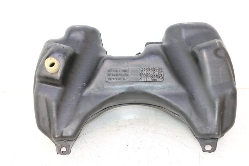 photo de DEPÓSITO DE COMBUSTIBLE PEUGEOT SPEEDFIGHT LC 50 (1996 - 2002) - Detalles de los puntos de fijación