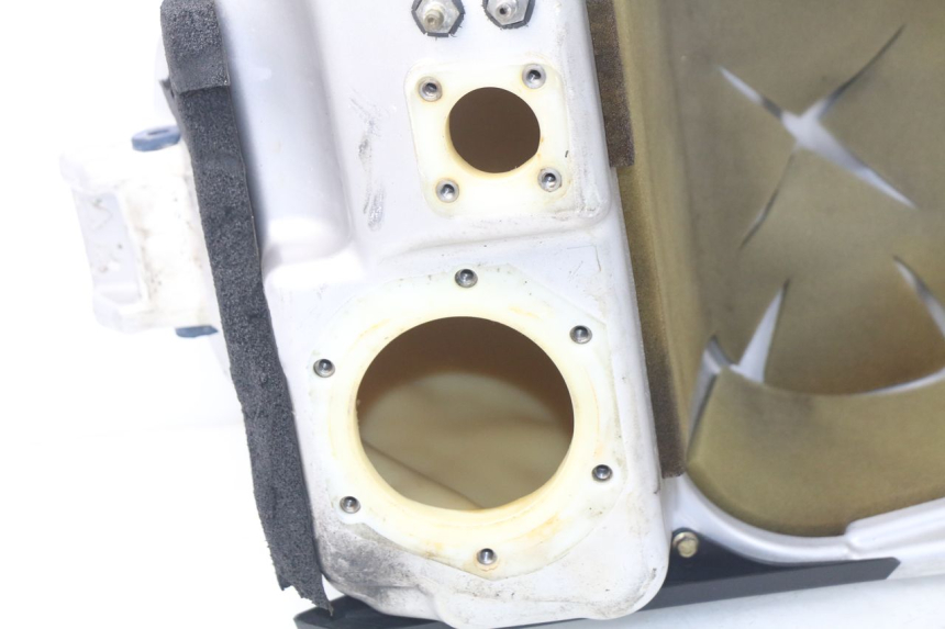 photo de DEPOSITO FUEL TRIUMPH SPRINT ST ABS 1050 (2005 - 2007) - Otra perspectiva