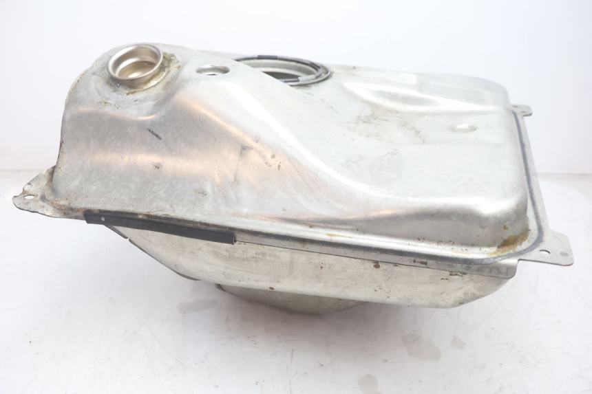 photo de DEPOSITO FUEL CAN-AM SPYDER RS 1000 (2008 - 2012) - Detalle de la pieza