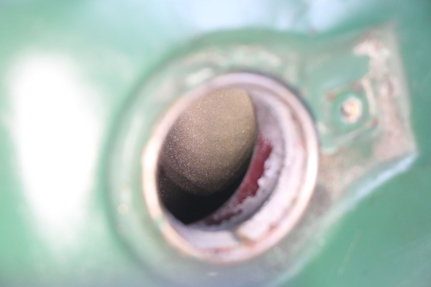 photo de DEPÓSITO DE COMBUSTIBLE YAMAHA SR 125 (1982 - 2003) - Detalle de la pieza