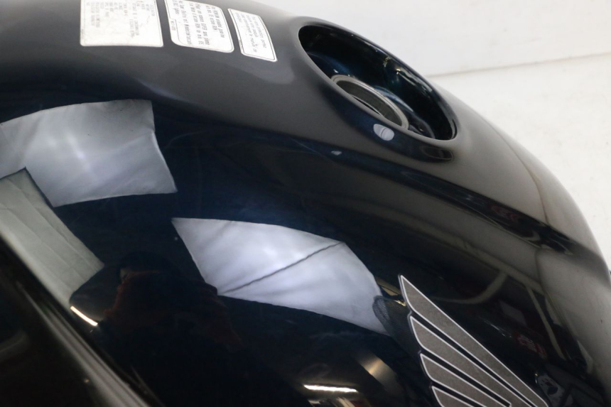 photo de DEPOSITO FUEL HONDA ST PAN EUROPEAN 1300 (2002 - 2013) - Primer plano técnico