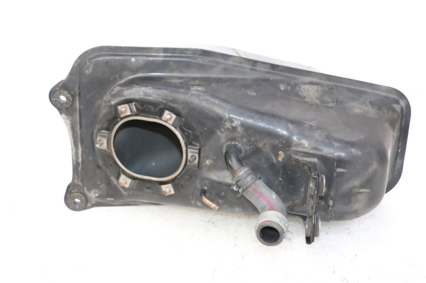 photo de DEPOSITO FUEL HONDA ST PAN EUROPEAN 1300 (2002 - 2013) - Primer plano técnico