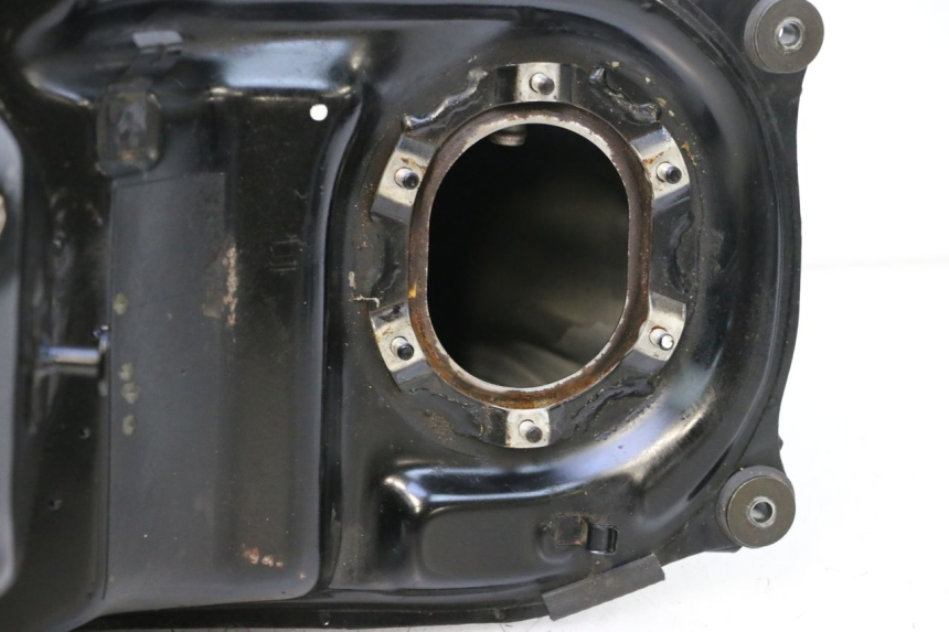 photo de DEPOSITO FUEL HONDA ST PAN EUROPEAN 1100 (1990 - 2002) - Detalles de los puntos de fijación