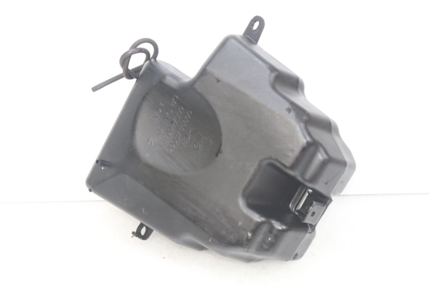 photo de DEPÓSITO DE COMBUSTIBLE PEUGEOT STREETZONE 4T 50 (2018 - 2023) - Zoom estado de uso