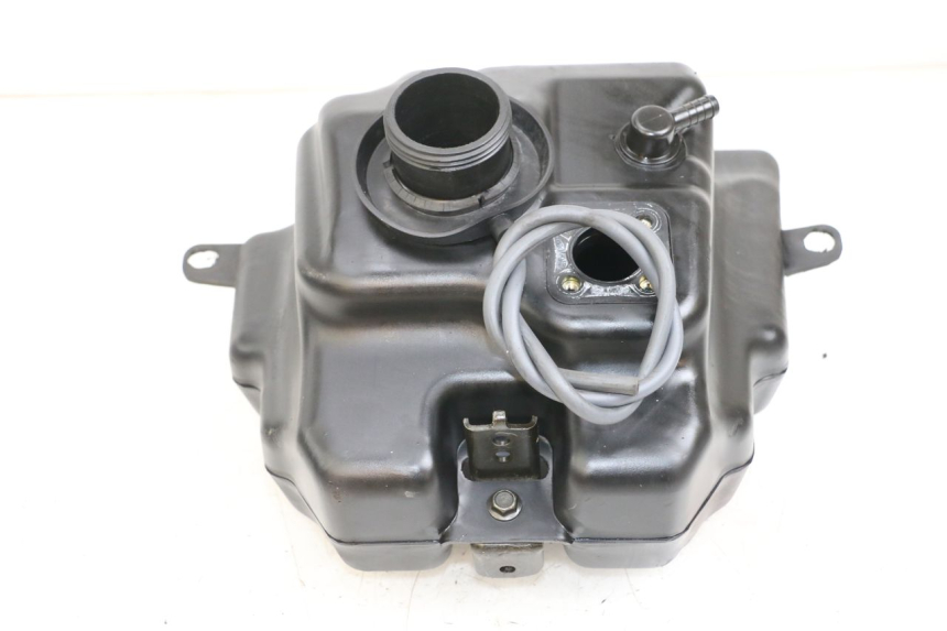 photo de DEPOSITO FUEL PEUGEOT STREETZONE I 2T 50 (2018 - 2020) - Otra perspectiva