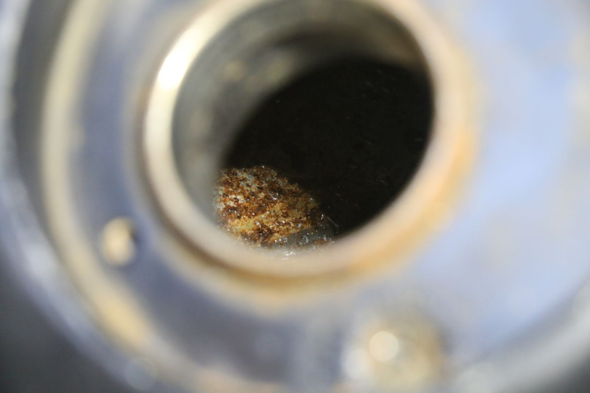 photo de DEPOSITO FUEL YAMAHA TDR DELTABOX 125 (1997 - 2003) - Características distintivas