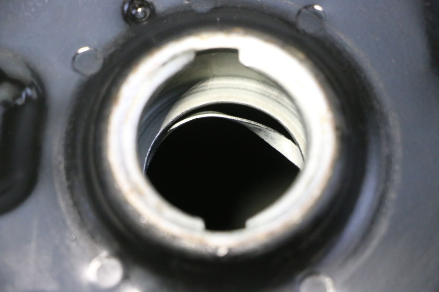 photo de DEPOSITO FUEL PEUGEOT TWEET PRO CARGO 50 (2018 - 2022) - Zoom estado de uso