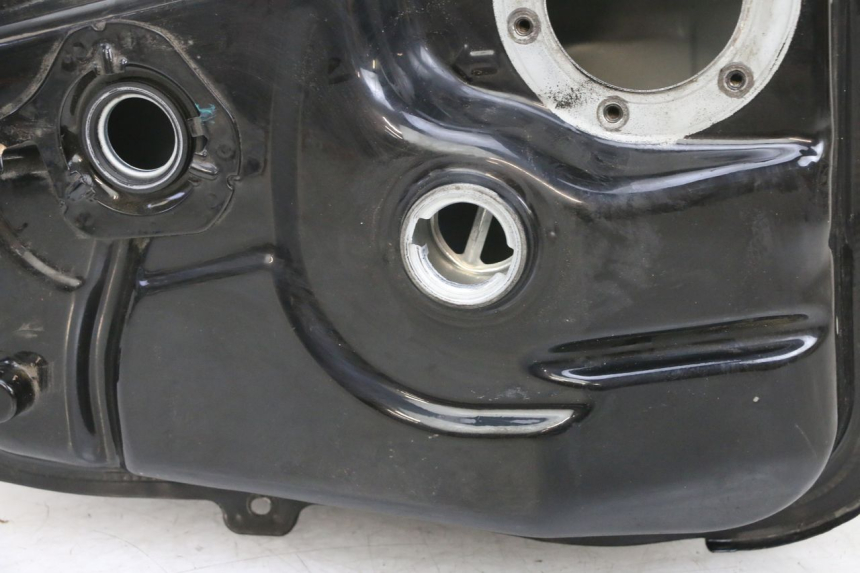 photo de DEPOSITO FUEL PEUGEOT TWEET PRO EFI 4T 50 (2021 - 2022) - Características distintivas