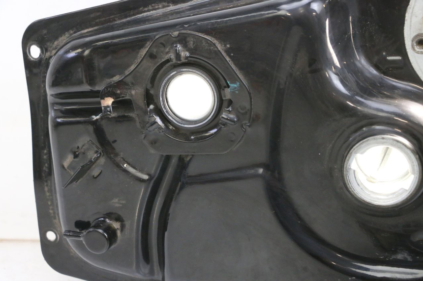 photo de DEPOSITO FUEL PEUGEOT TWEET PRO EFI 4T 50 (2021 - 2022) - Estado de la superficie y material