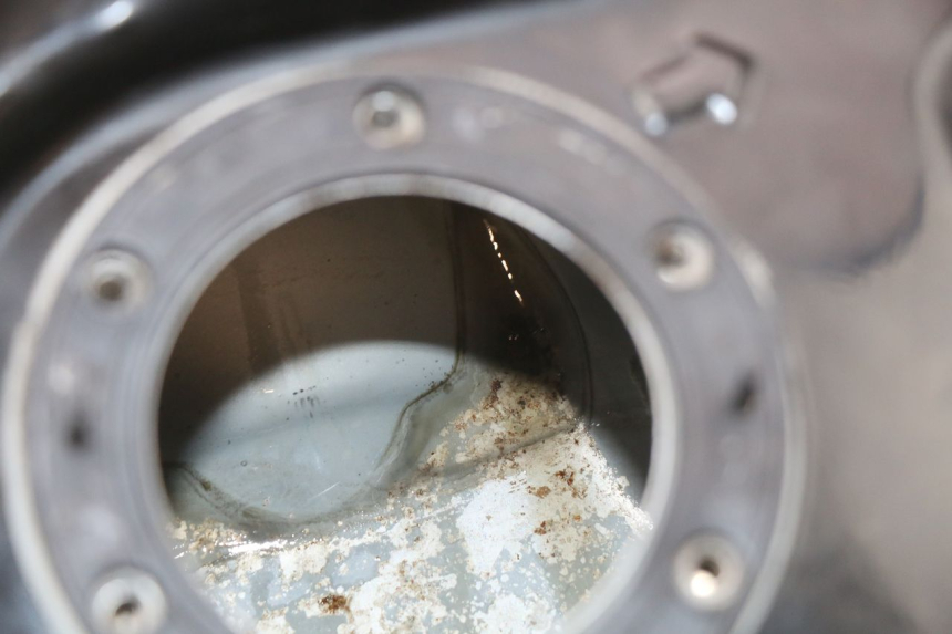 photo de DEPóSITO DE COMBUSTIBLE PEUGEOT TWEET 125 (2018 - 2021) - Primer plano técnico