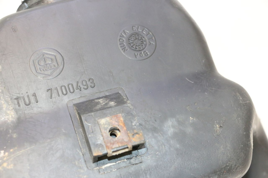 photo de DEPÓSITO DE COMBUSTIBLE PIAGGIO TYPHOON 50 (1993 - 1999) - Detalle de la pieza