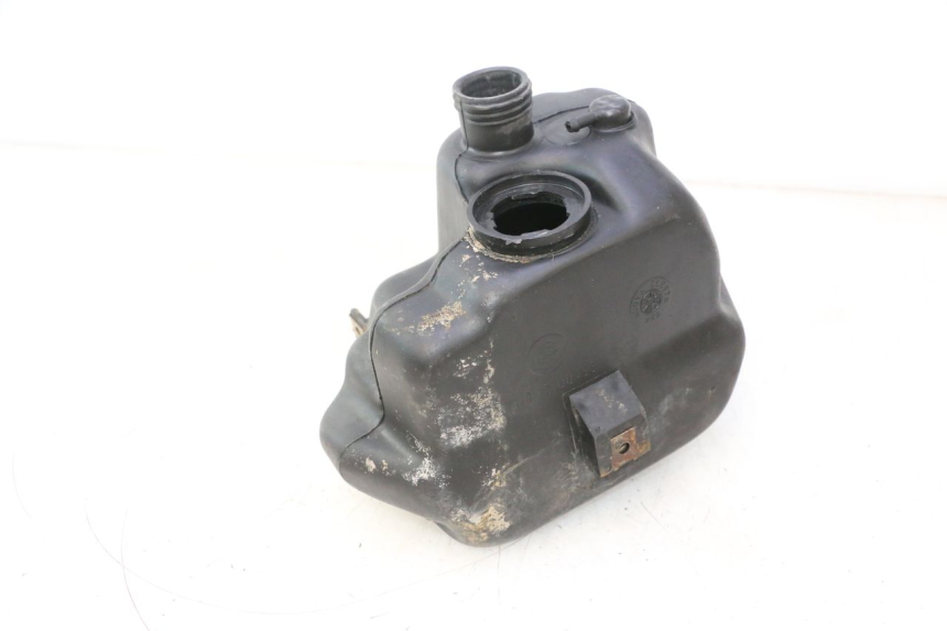 photo de DEPÓSITO DE COMBUSTIBLE PIAGGIO TYPHOON 50 (1993 - 1999) - Primer plano técnico