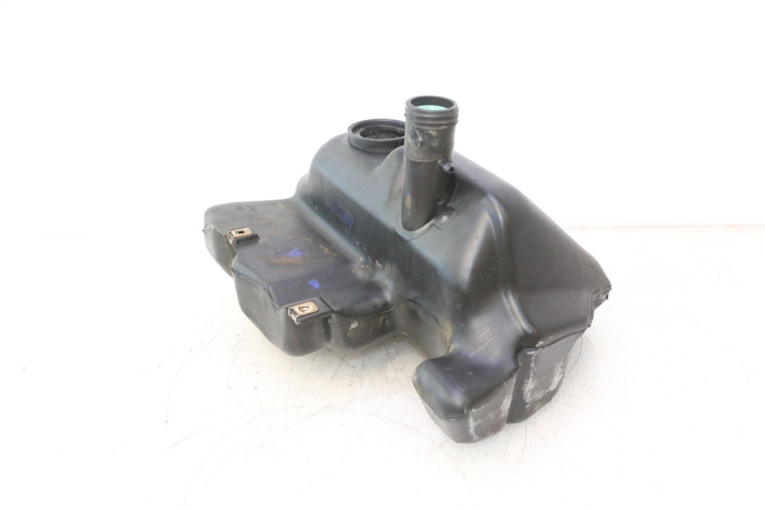 photo de DEPÓSITO DE COMBUSTIBLE PIAGGIO VESPA LX 2T 50 (2005 - 2013) - Detalles de los puntos de fijación