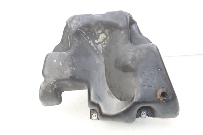 photo de DEPÓSITO DE COMBUSTIBLE PIAGGIO VESPA LX 125 (2005 - 2010) - Detalle de la pieza