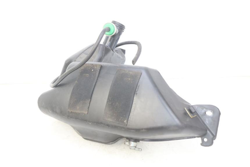 photo de DEPÓSITO DE COMBUSTIBLE PIAGGIO VESPA PRIMAVERA 2T 50 (2013 - 2018) - Primer plano técnico