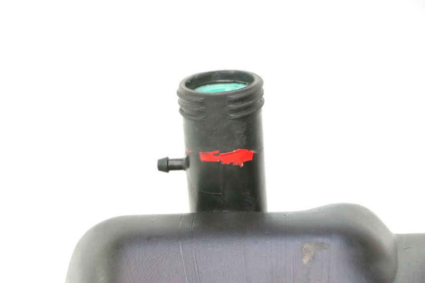 photo de DEPÓSITO DE COMBUSTIBLE PIAGGIO VESPA S 2T 50 (2007 - 2014) - Primer plano técnico