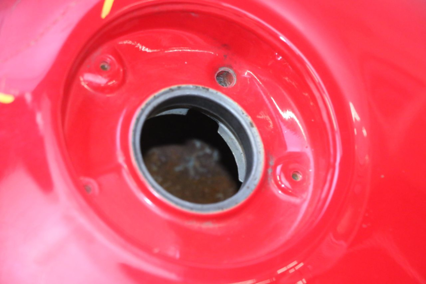 photo de DEPóSITO DE COMBUSTIBLE HONDA VFR FI RC46 800 (1998 - 2001) - Detalles de los puntos de fijación