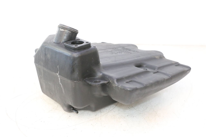 photo de DEPÓSITO DE COMBUSTIBLE PEUGEOT VIVACITY NEW 2T 50 (2008 - 2017) - Estado de la superficie y material
