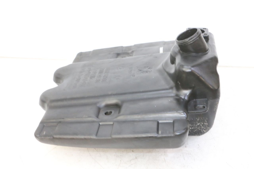 photo de DEPÓSITO DE COMBUSTIBLE PEUGEOT VIVACITY NEW 4T 50 (2008 - 2017) - Otra perspectiva