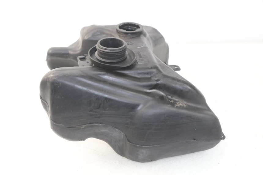 photo de DEPOSITO FUEL PEUGEOT VIVACITY 100 (1999 - 2008) - Primer plano técnico