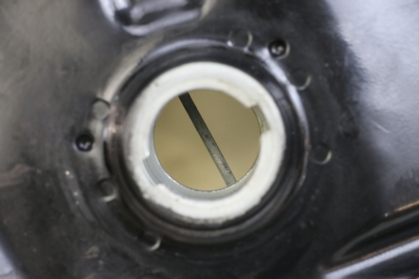 photo de DEPÓSITO DE COMBUSTIBLE SYM X-PRO 4T 50 (2014 - 2021) - Zoom estado de uso