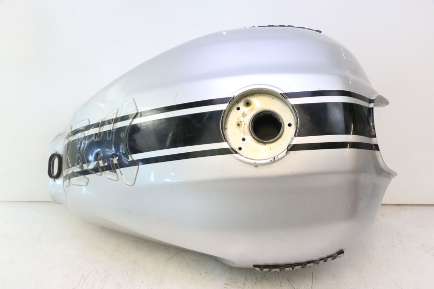 photo de DEPOSITO FUEL YAMAHA XJR 1300 (1998 - 2002) - Zoom sobre los componentes