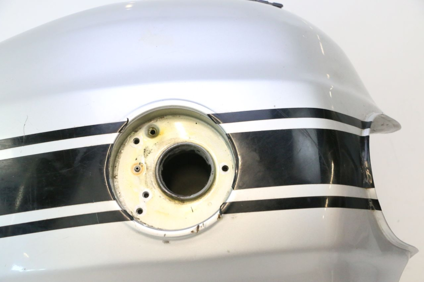 photo de DEPOSITO FUEL YAMAHA XJR 1300 (1998 - 2002) - Primer plano de alta resolución